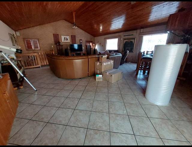 4 BEDROOM HOUSE FOR SALE IN PRETORIA GARDENS